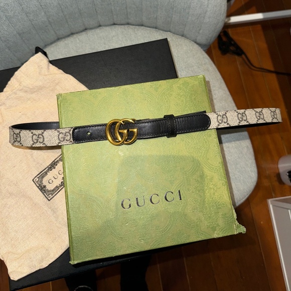 GUCCI BELT - size 6